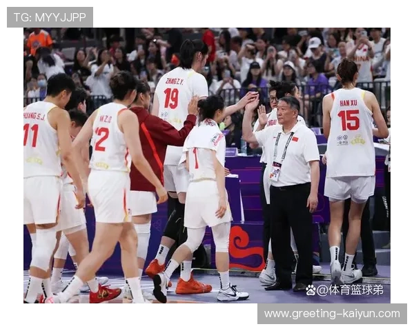中国男篮备战巴黎奥运会迎来关键热身赛胜利展现团队新战术体系信心
