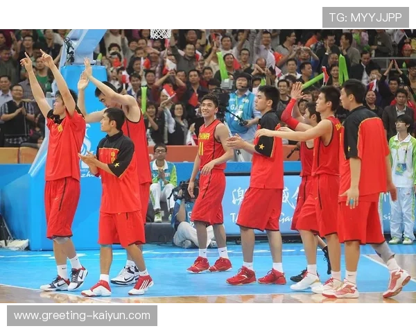 中国男篮逆转战胜澳大利亚晋级世界杯四强 展现强大团队协作力